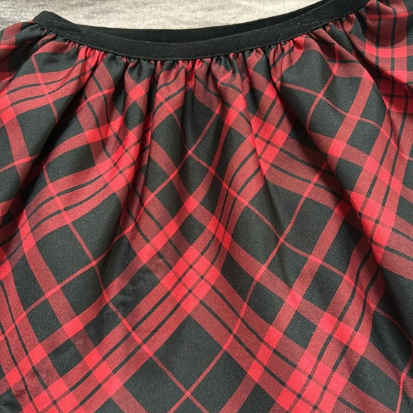 Polo Ralph Lauren skirt. Size 5. Excellent condition.  Cute, Lined and Light. - Picture 2 of 5